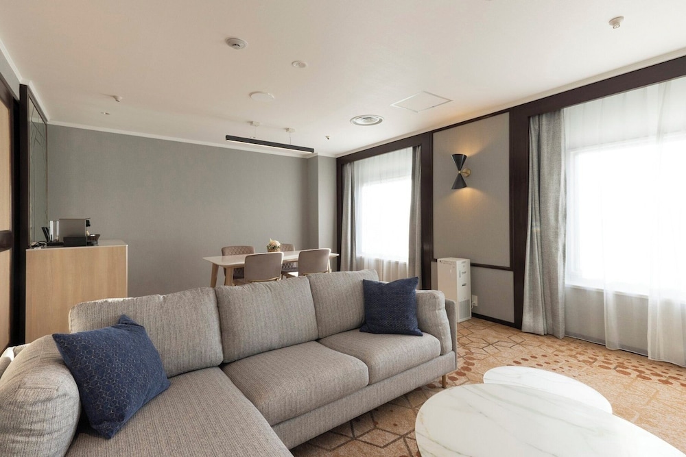 スイート キングベッド 1 台 客室4 | ANAクラウンプラザホテル札幌 by IHG