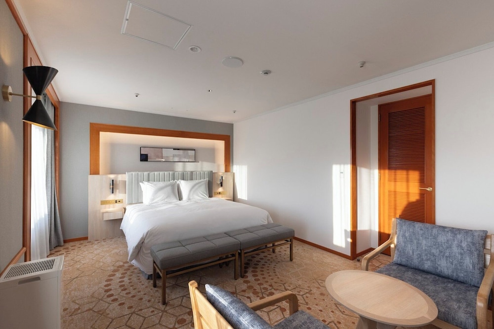 スイート キングベッド 1 台 客室3 | ANAクラウンプラザホテル札幌 by IHG