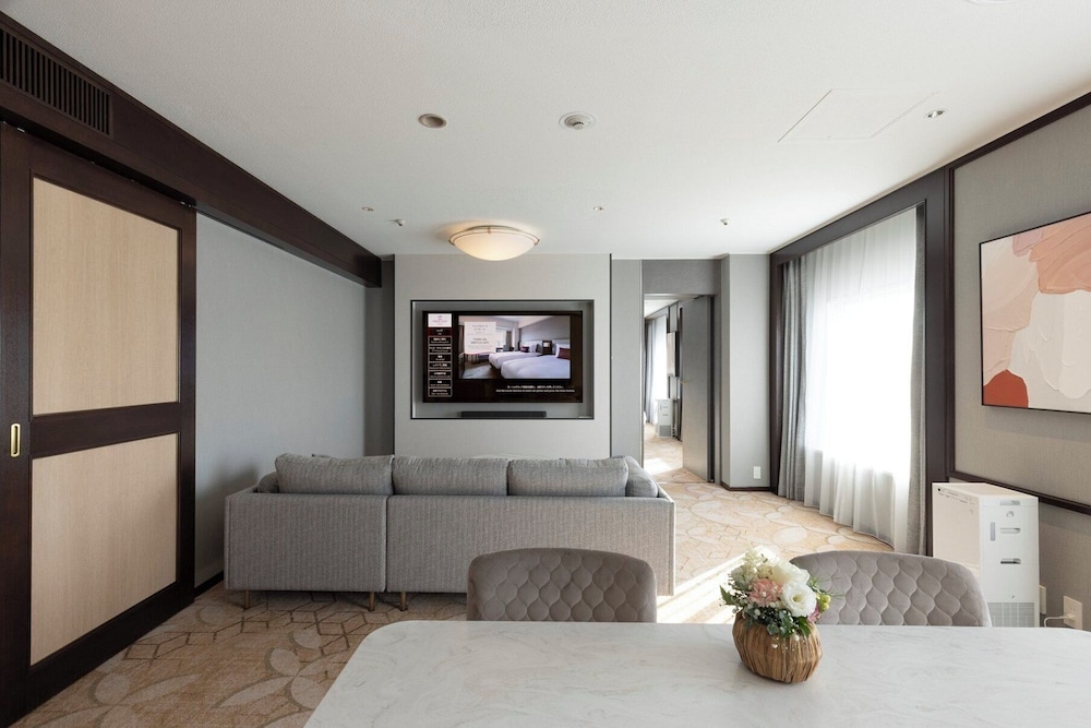 スイート キングベッド 1 台 客室1 | ANAクラウンプラザホテル札幌 by IHG