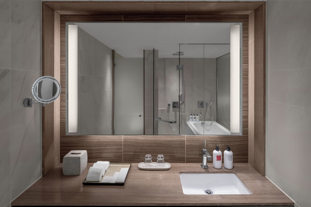 スイート シングルベッド 2 台 クラブラウンジ利用可 (Kaze) バスルーム1 | ANAインターコンチネンタルホテル東京 by IHG