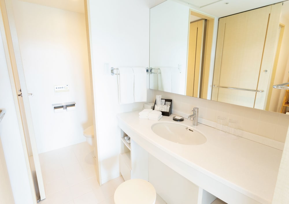 ジュニア スイート シングルベッド 2 台 (Forest View) バスルーム0 | ANAクラウンプラザホテル成田 by IHG