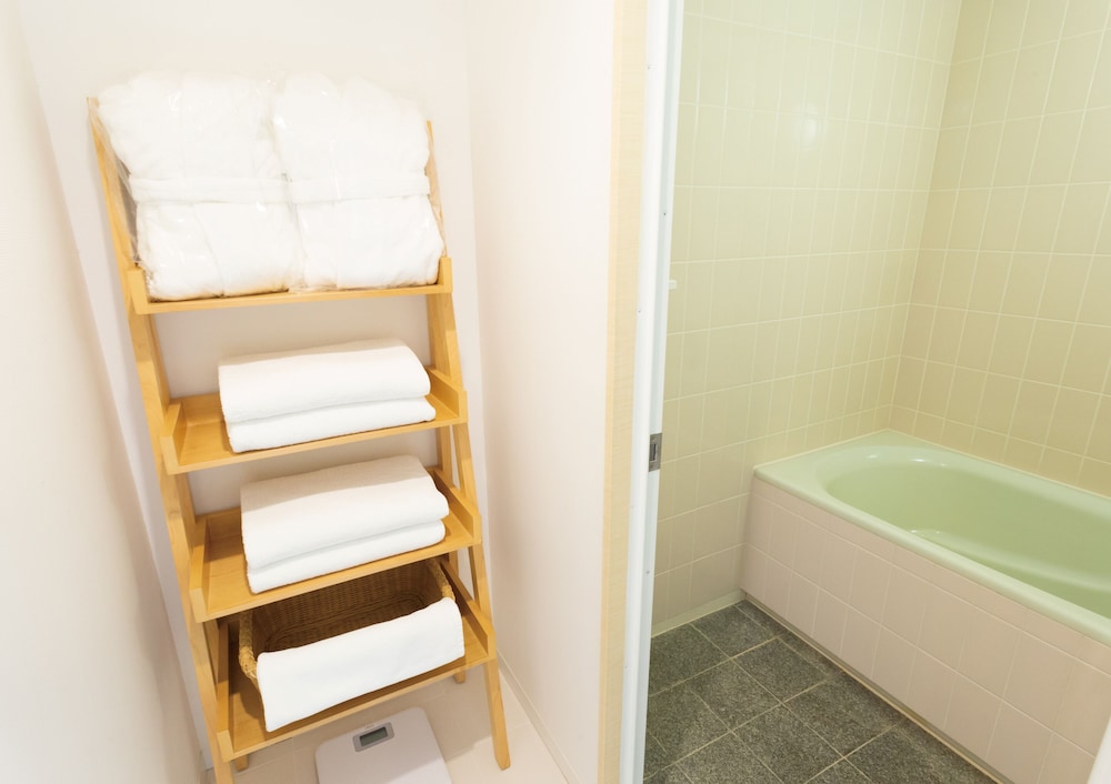 ジュニア スイート シングルベッド 2 台 (Forest View) バスルームの設備0 | ANAクラウンプラザホテル成田 by IHG