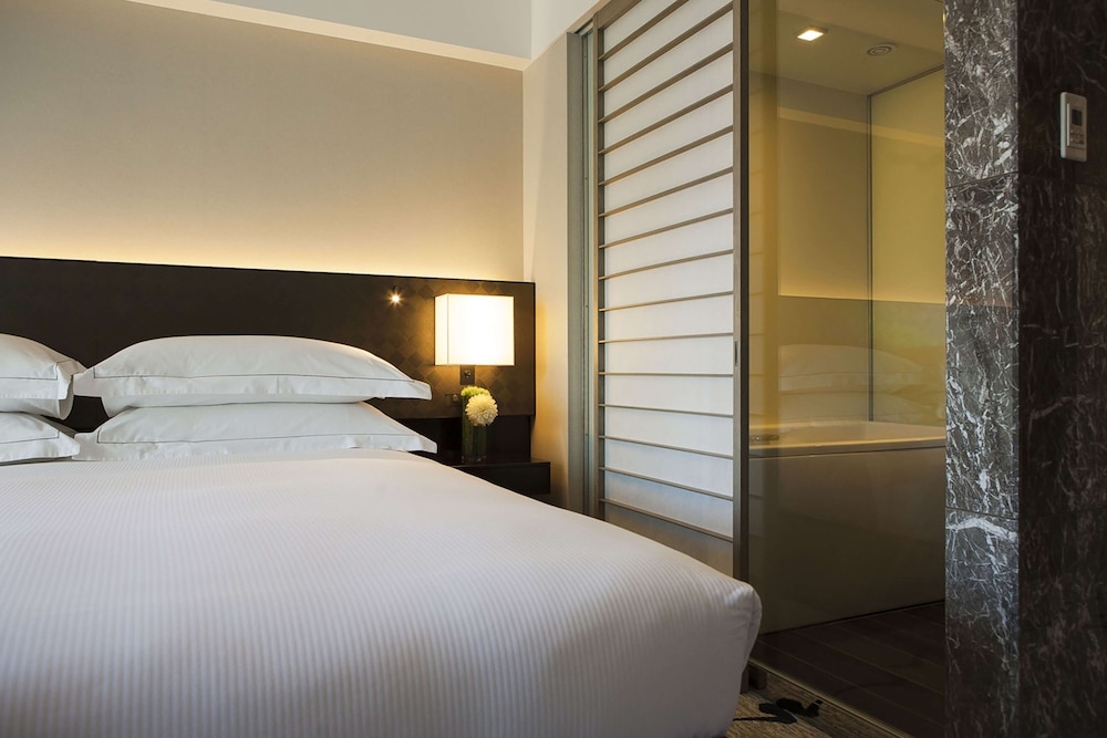 プレミアムキング 客室5 | ヒルトン東京