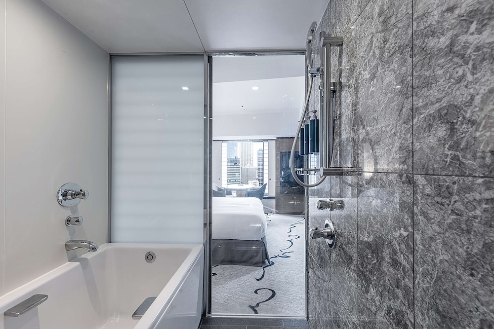 ジュニアスイート エグゼクティブツイン バスルーム0 | ヒルトン東京