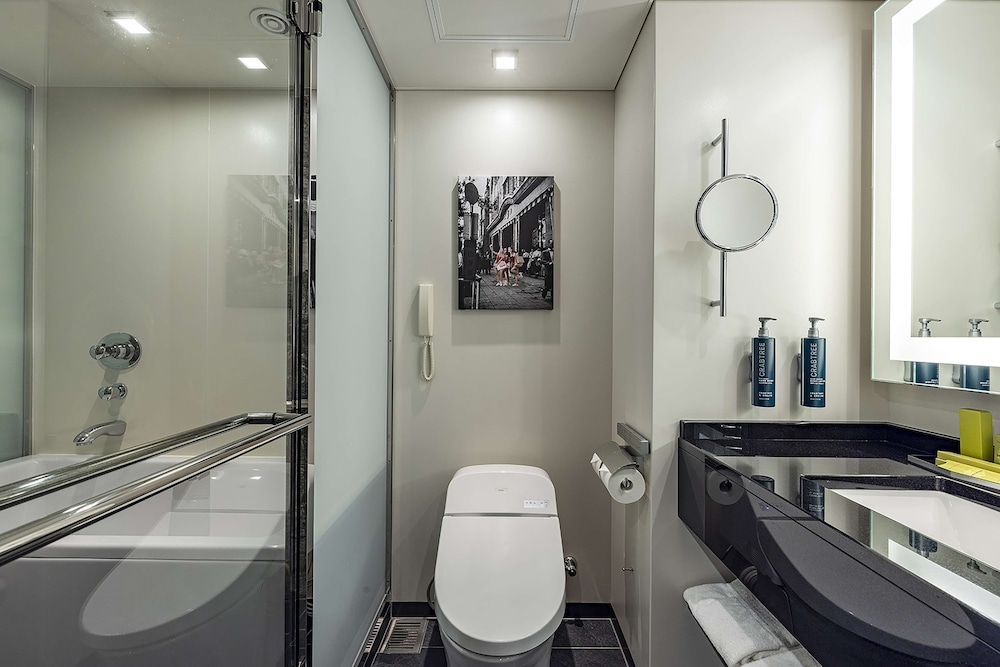 タワースイートエグゼクティブツイン バスルーム0 | ヒルトン東京