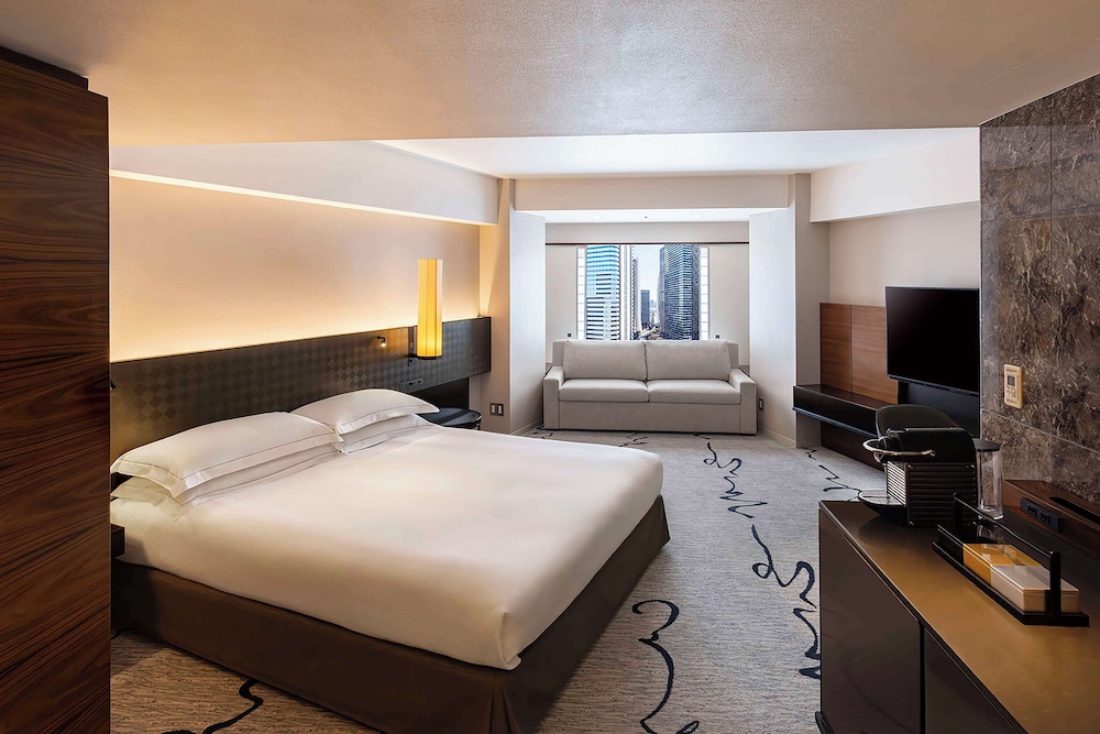 キングプレミアム with ソファーベッド 客室3 | ヒルトン東京