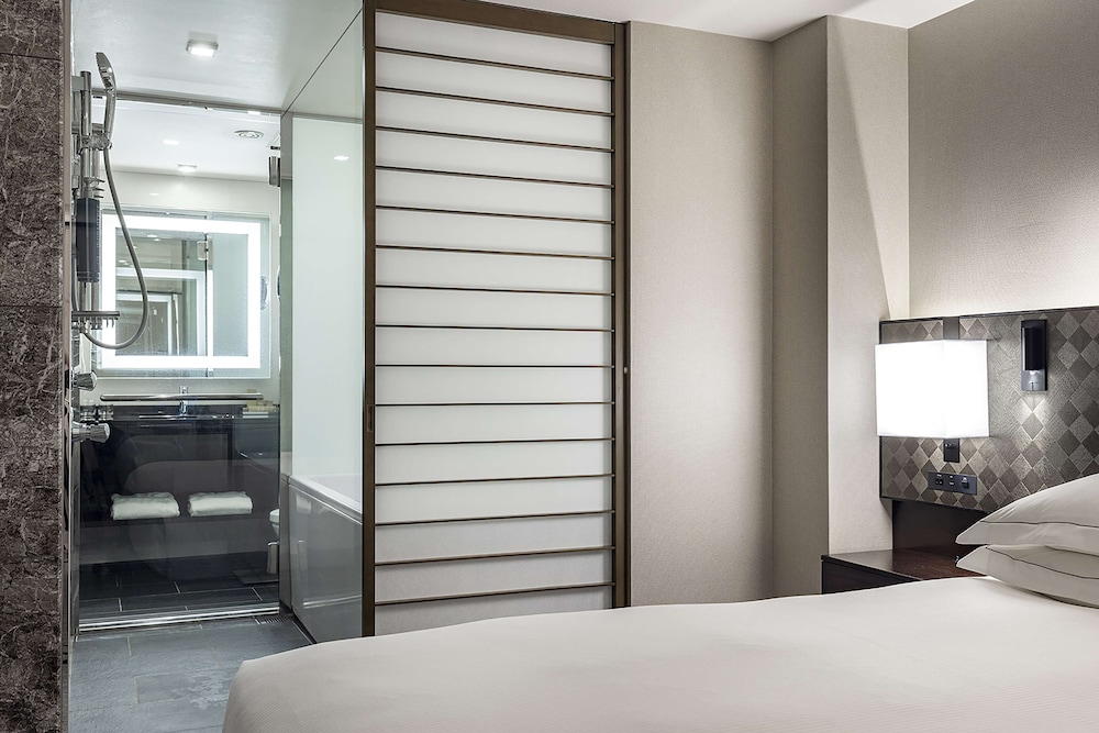 プレミアムキング 客室4 | ヒルトン東京