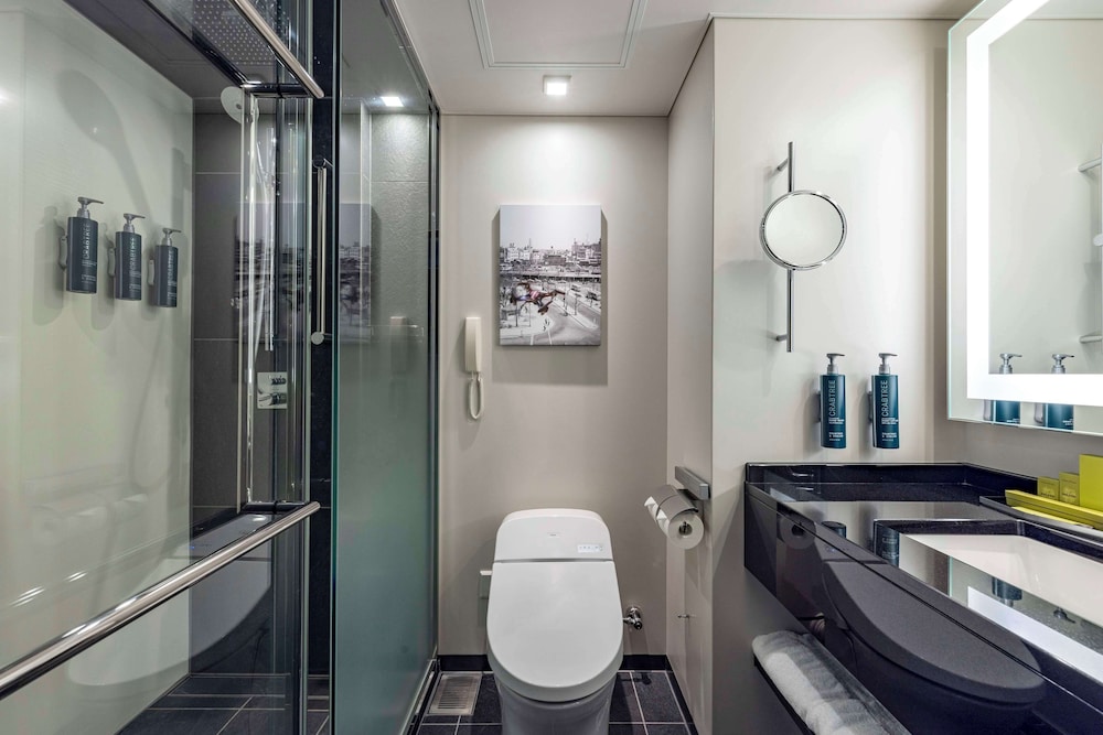 キングエグゼクティブ with ソファーベッド バスルーム0 | ヒルトン東京