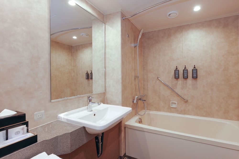 コンフォート ルーム シングルベッド 2 台 客室4 | シェラトン都ホテル大阪