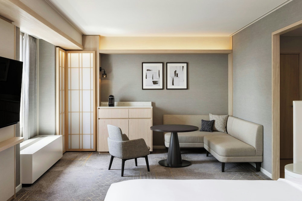 ジュニア スイート シングルベッド 2 台 客室1 | シェラトン都ホテル大阪