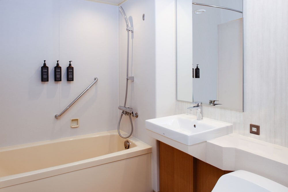 プレミアム ルーム クイーンベッド 1 台 バスルーム0 | シェラトン都ホテル大阪