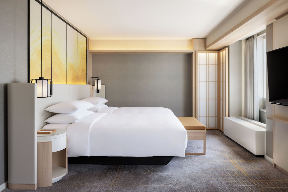 ジュニア スイート シングルベッド 2 台 客室2 | シェラトン都ホテル大阪