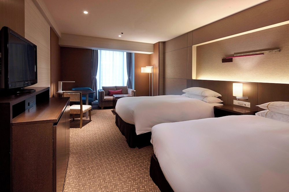 コンフォートプレミアムルーム　シングルベッド2台　禁煙 | シェラトン都ホテル大阪