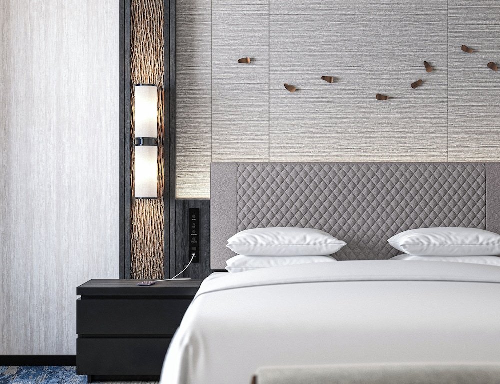 クラブ ダブルルーム キングベッド 1 台 (Deluxe) 禁煙 | グランドプリンスホテル 大阪ベイ