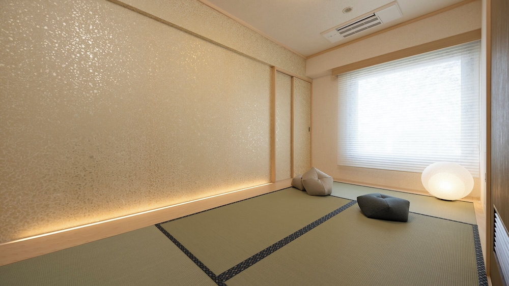 プリンセス スイート 禁煙 (北東向き 和室付き 112平米) リビング エリア2 | ホテル日航プリンセス京都