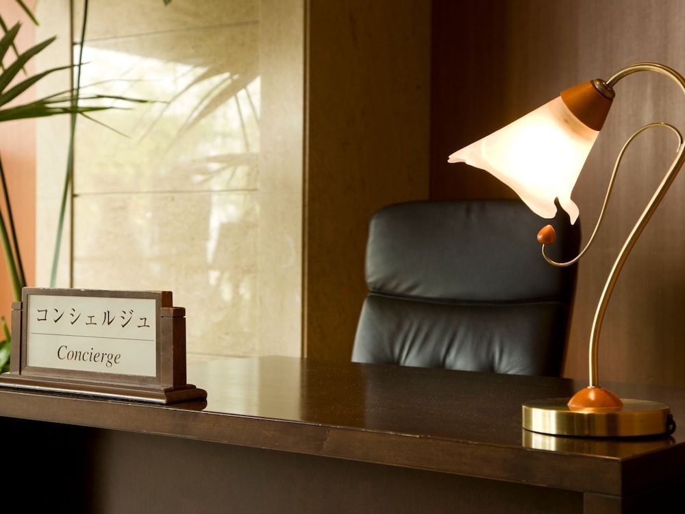 コンシェルジュ デスク1 | 都ホテル 京都八条