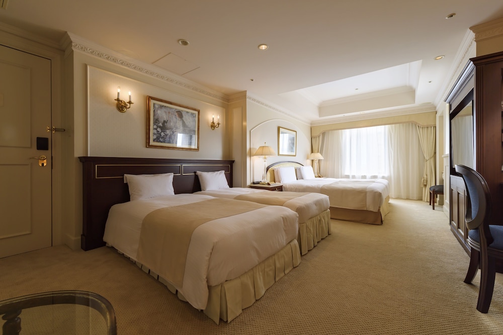 デラックス コーナーツインルーム+エキストラベッド2台(禁煙 )クラブラウンジ利用可 客室1 | 第一ホテル東京