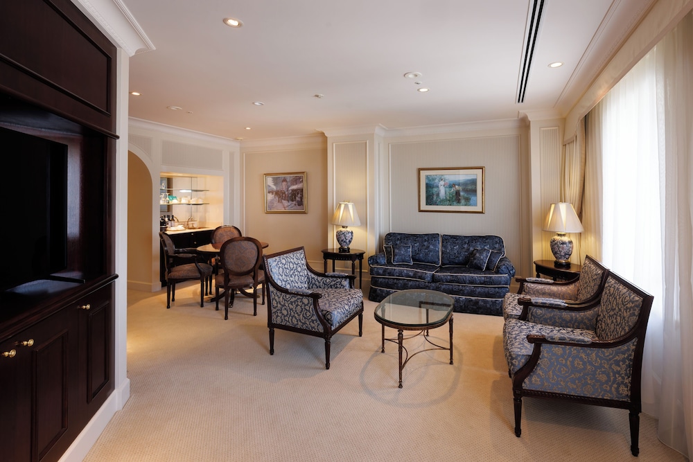 パレ・スイート（禁煙 ）クラブラウンジ利用可 リビング エリア0 | 第一ホテル東京