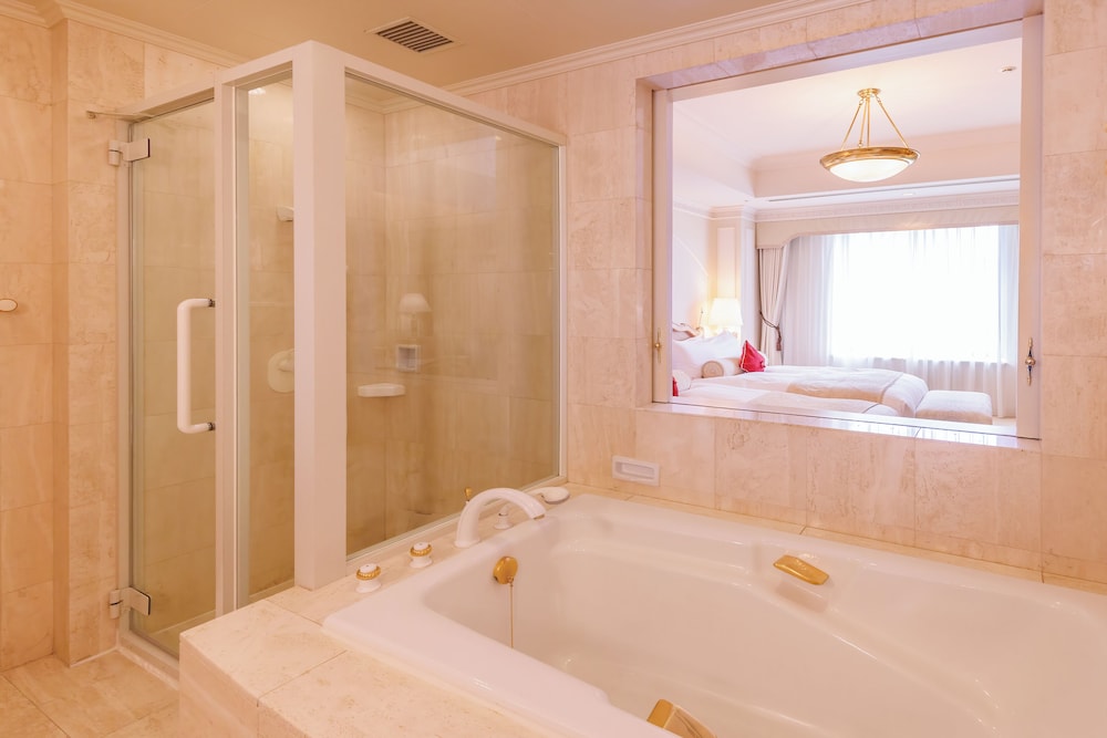 ジュニア スイート（禁煙）クラブラウンジ利用可 バスルーム5 | 第一ホテル東京