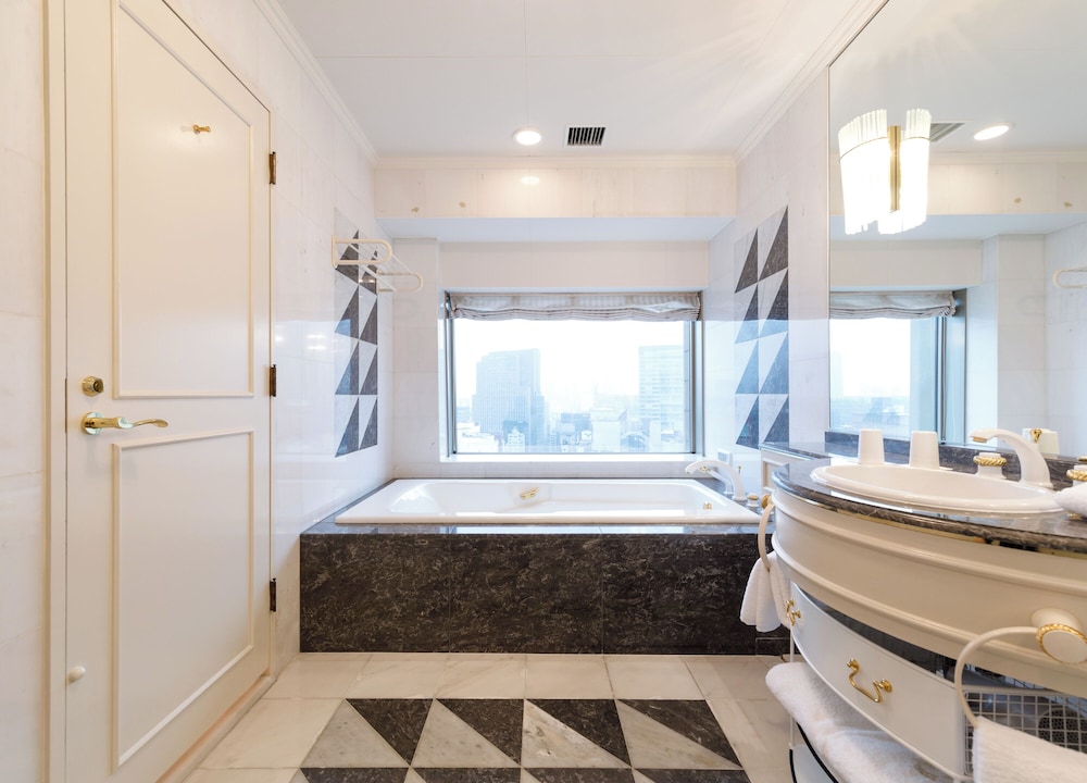 パレ・スイート（禁煙 ）クラブラウンジ利用可 バスルーム4 | 第一ホテル東京