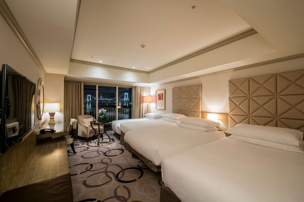 【レインボーブリッジ側】スーペリアデラックス ツインルーム(禁煙・40㎡) 客室2 | ヒルトン東京お台場