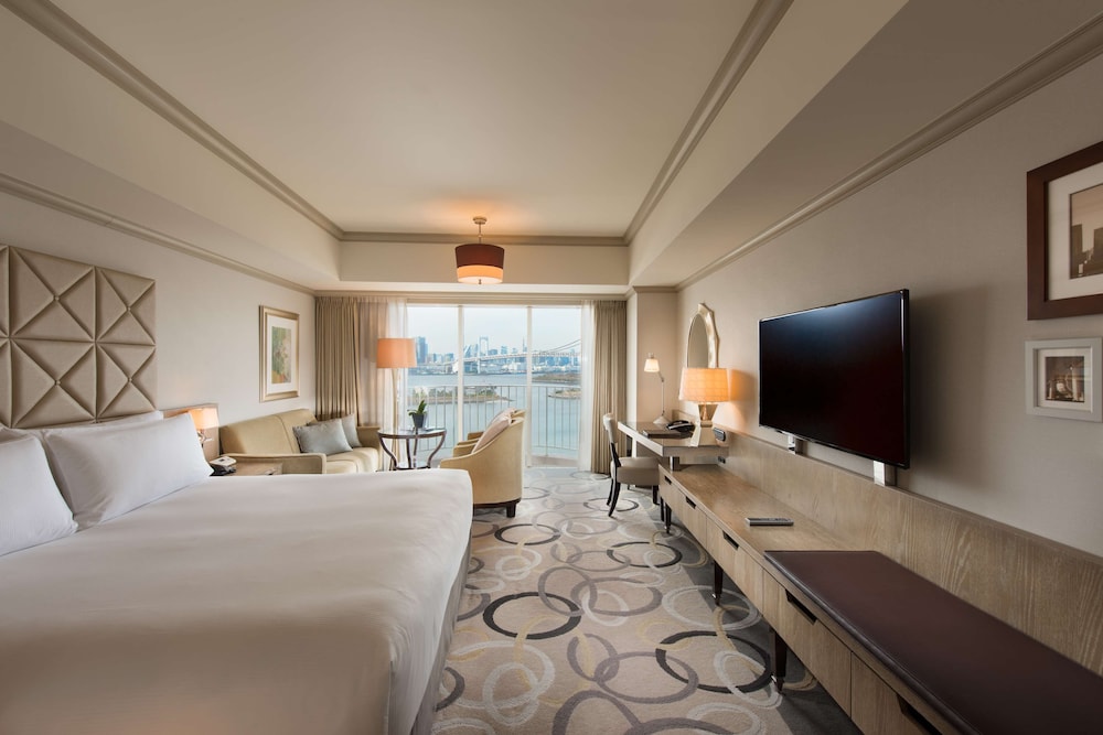 【レインボーブリッジ側】スーペリアデラックス キングルーム(禁煙・40㎡) | ヒルトン東京お台場