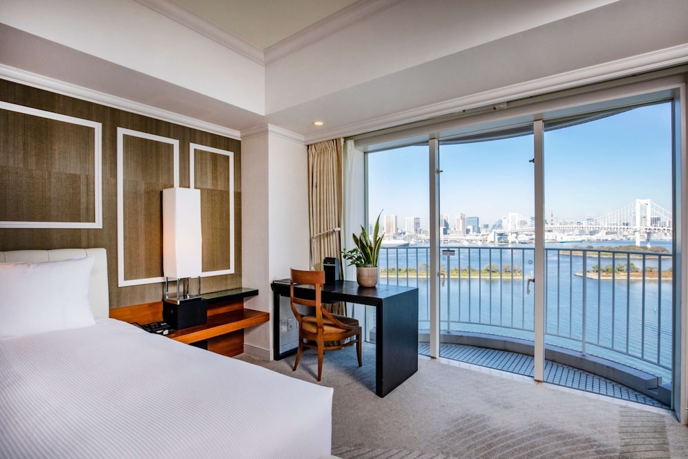 【レインボーブリッジ&東京タワービュー、ラウンジ特典付】ワンベッドルームスイート ツイン(禁煙・80㎡) 客室3 | ヒルトン東京お台場