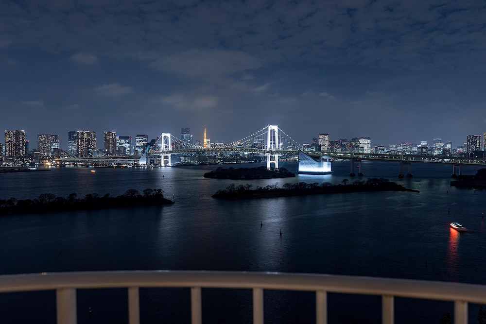 【屋外ジェットバス＆ラウンジ特典付】デラックステラススイート　ツイン（禁煙・80㎡） 部屋からの景観2 | ヒルトン東京お台場