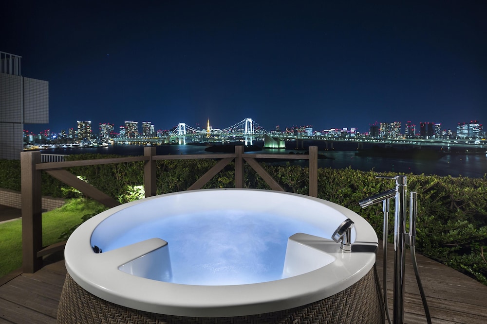 【屋外ジェットバス＆ラウンジ特典付】デラックステラススイート　ツイン（禁煙・80㎡） 部屋からの景観3 | ヒルトン東京お台場