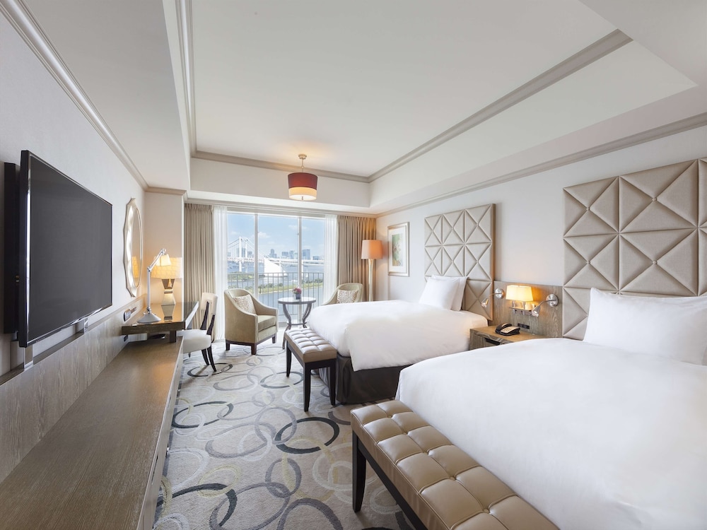 【レインボーブリッジ側】スーペリアデラックス ツインルーム(禁煙・40㎡) 客室1 | ヒルトン東京お台場