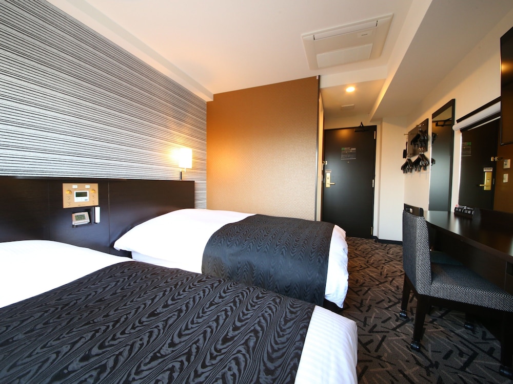 イーストウイングツイン　禁煙室 (お子様料金についてはホテルポリシー欄詳細をご覧ください) 客室2 | アパホテル＆リゾート〈東京ベイ幕張〉