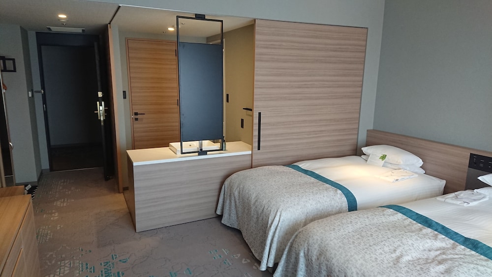 Premium Superior Twin Room (non-smoking) 客室1 | ホテルグランヴィア 岡山