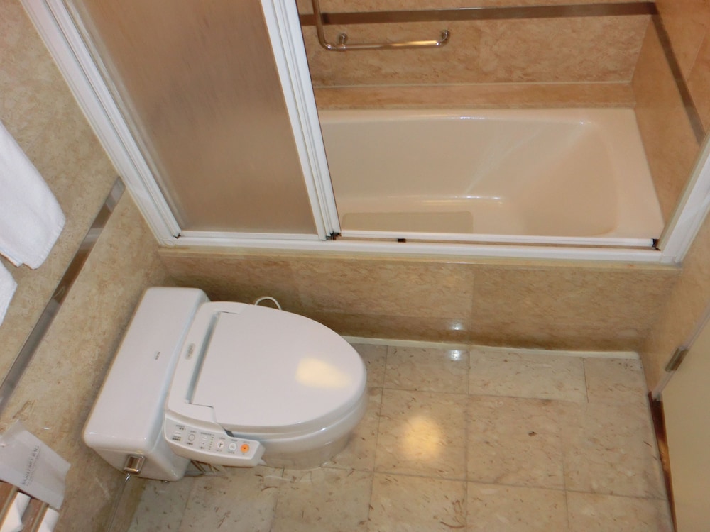 ガーデンビュースーペリアツイン[禁煙] バスルーム0 | 川奈ホテル