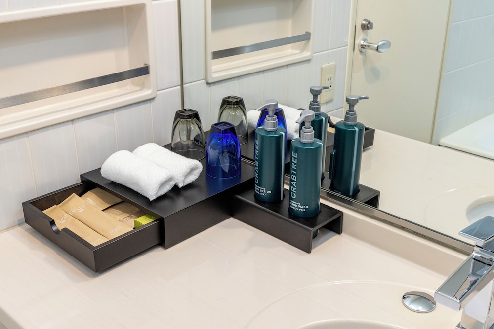 ルーム クイーンベッド 1 台 (High Floor) バスルーム1 | ヒルトン成田