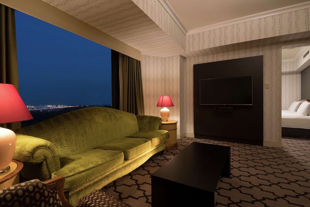 スイートツインルーム 客室2 | ヒルトン成田