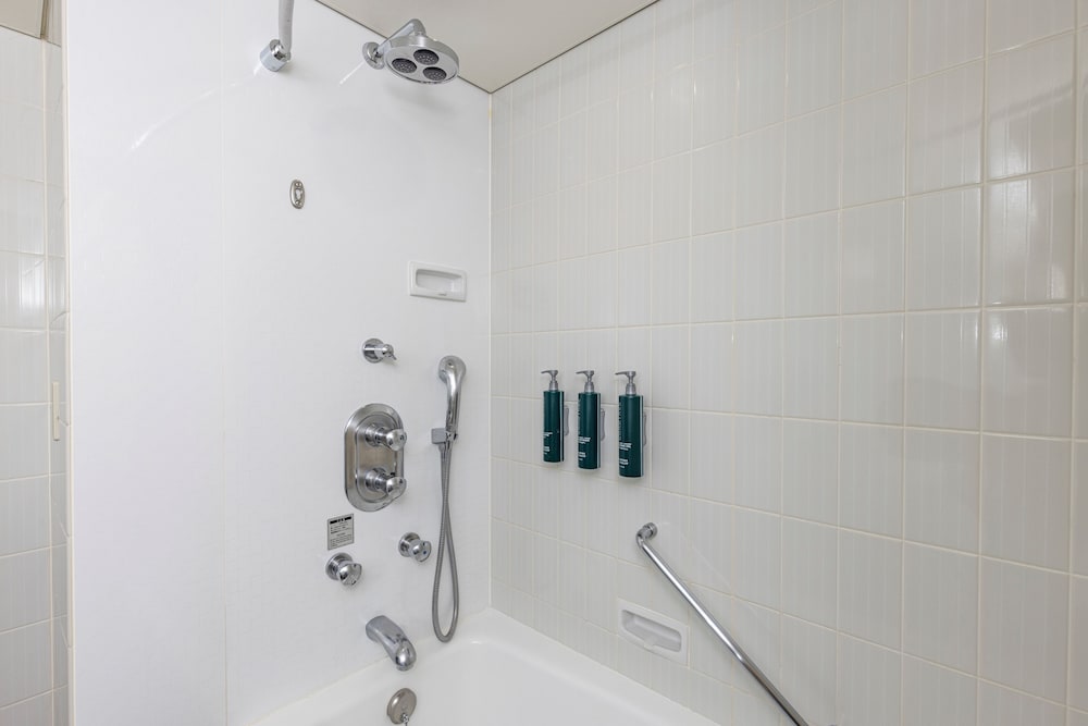 デラックスプラスツインルーム バスルーム0 | ヒルトン成田