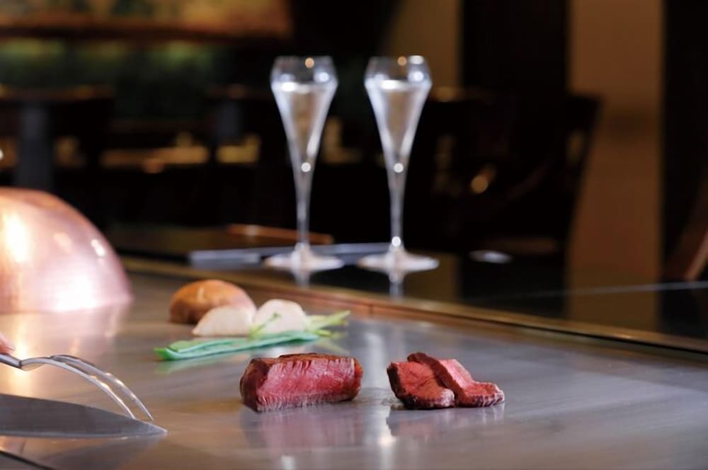 スーペリアツインB (禁煙) 定員1-4名 鉄板焼ディナー付き チェックイン日 19:30- 客室0 | 名古屋東急ホテル
