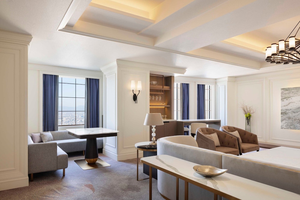 シグネチャー スイート キングベッド 1 台 禁煙 客室2 | 名古屋マリオットアソシアホテル