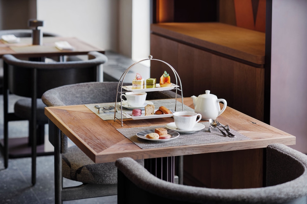 スタンダード ルーム シングルベッド 2 台 クラブラウンジ利用可 客室1 | リーガロイヤルホテル大阪 ヴィニェット コレクション by IHG