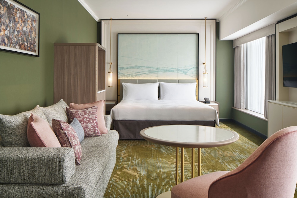 グランド ルーム キングベッド 1 台 | リーガロイヤルホテル大阪 ヴィニェット コレクション by IHG