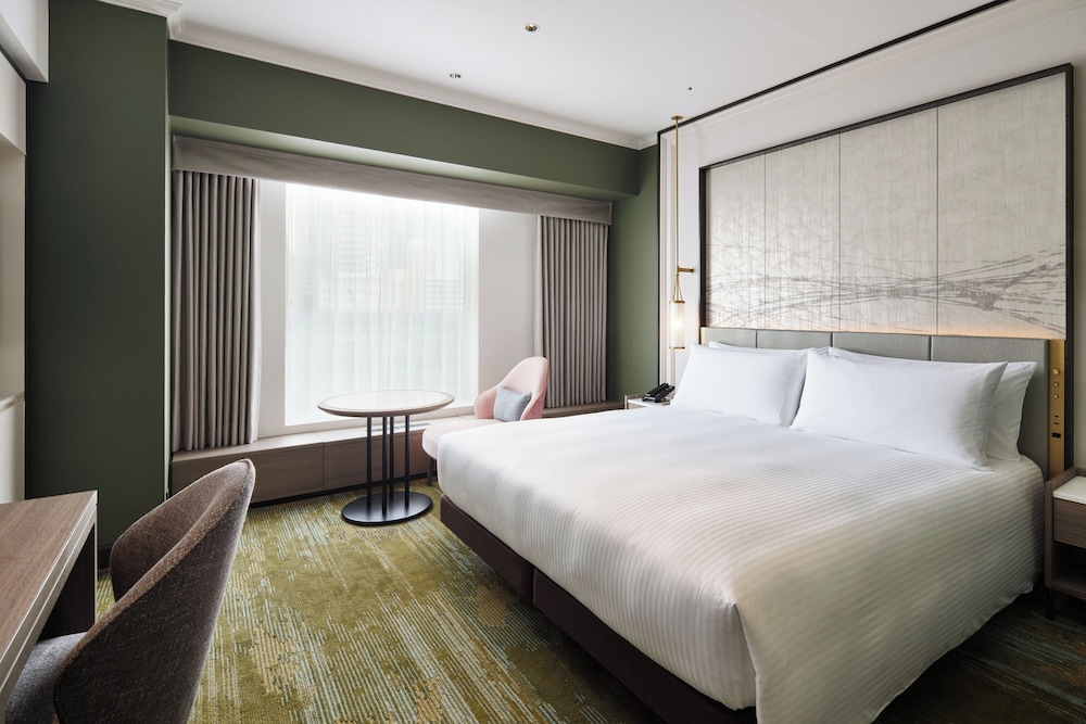 スタンダード ルーム キングベッド 1 台 | リーガロイヤルホテル大阪 ヴィニェット コレクション by IHG