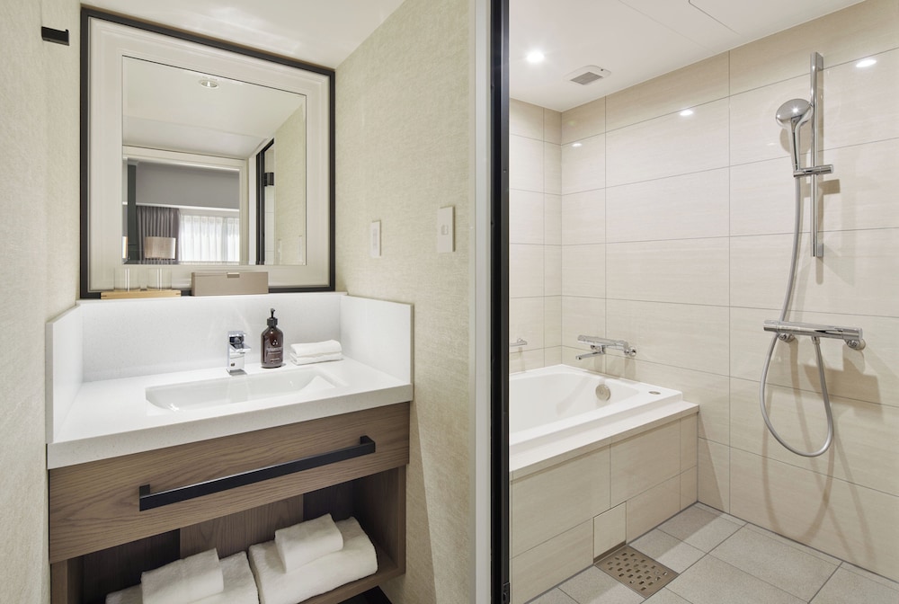 プレミアム ルーム キングベッド 1 台 (Separate Bath) バスルーム0 | リーガロイヤルホテル大阪 ヴィニェット コレクション by IHG