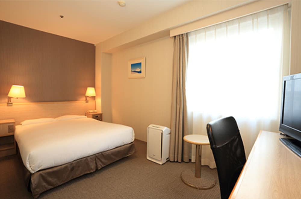 ベーシック ダブルルーム ダブルベッド 1 台 禁煙 (17.1 ㎡) | スマイルホテル下関