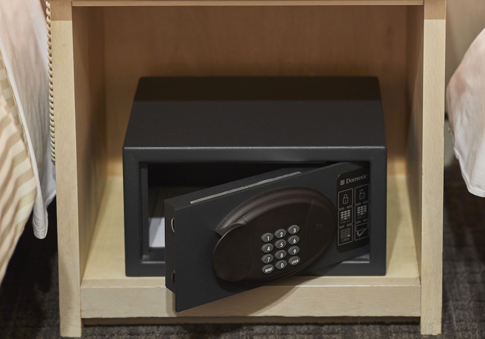 スタンダード ダブルルーム 禁煙 セーフティボックス0 | 川越プリンスホテル