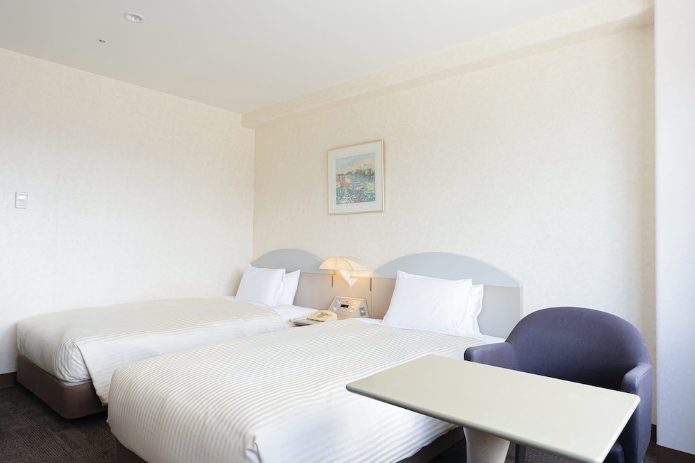 スーペリア ツインルーム 禁煙 施設内の設備2 | 川越プリンスホテル