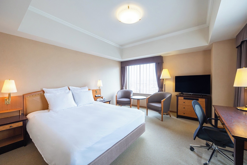 プレミアム ルーム クイーンベッド 1 台 喫煙可 客室3 | ANAクラウンプラザホテル富山 by IHG