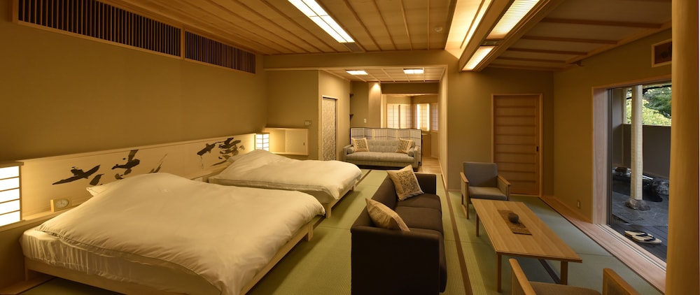 離れ客室 名月 禁煙 客室1 | 強羅花壇