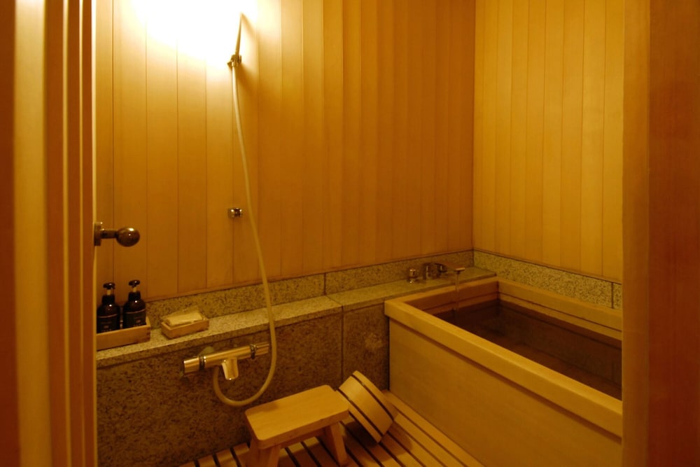 スタンダード客室 Aタイプ 禁煙 バスルーム0 | 強羅花壇