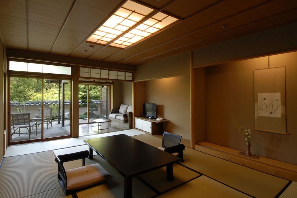 スタンダード客室 Aタイプ 禁煙 | 強羅花壇