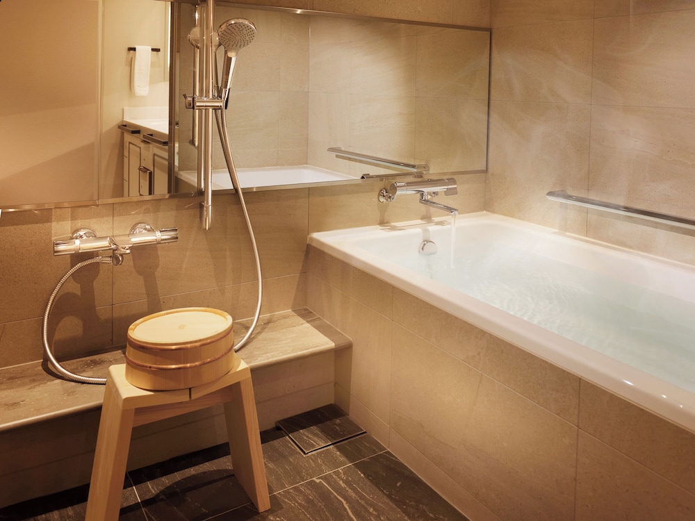 エスパシオ　スーペリアダブル 専用ラウンジアクセス付 禁煙 バスルーム0 | 名古屋観光ホテル